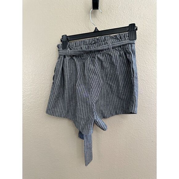 Hesperus Gray and White Shorts - Picture 3 of 7